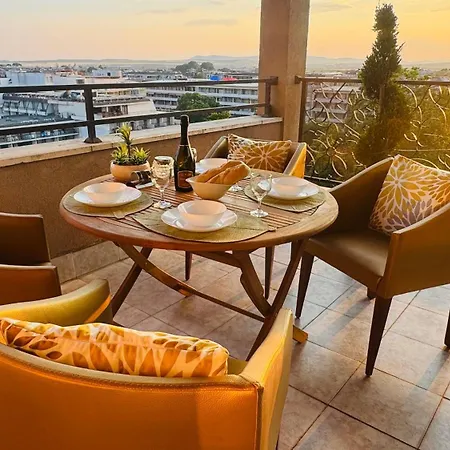 Апартамент Luxury Sea View, 5star Barcelo On *